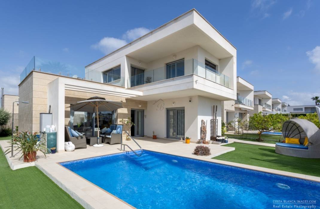 Resale - Villa - Orihuela - Vistabella Golf