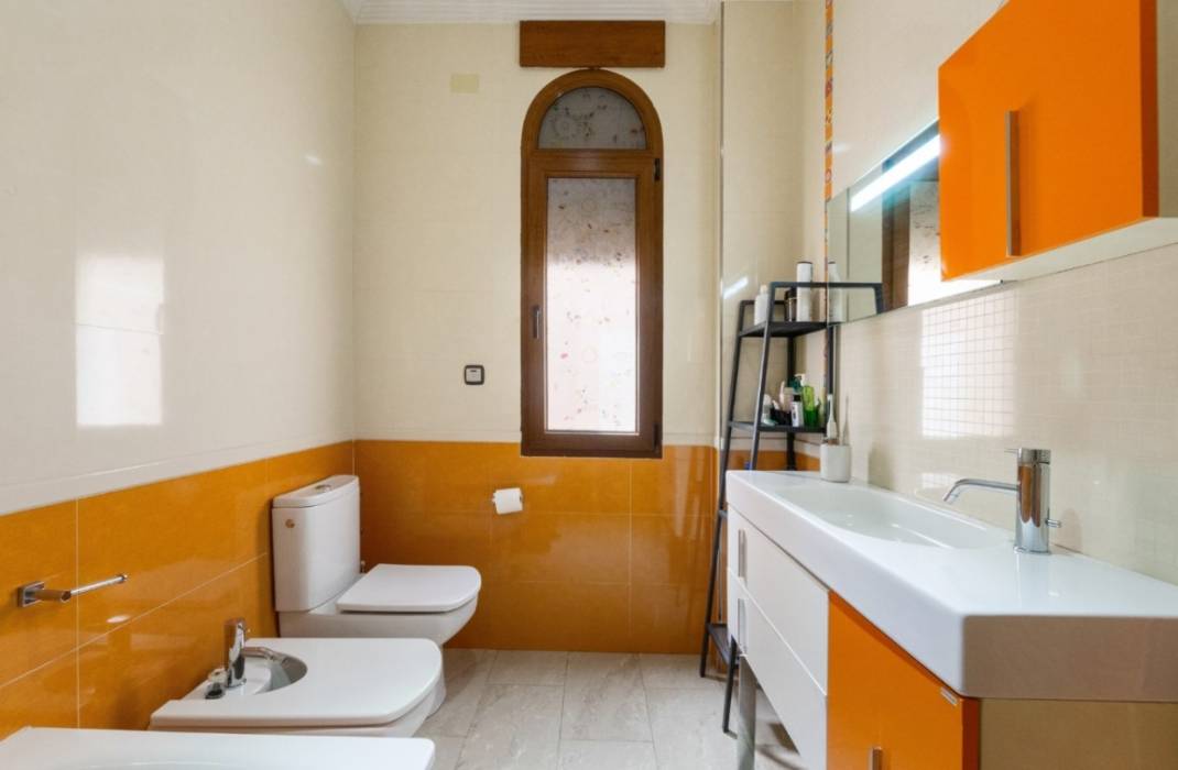 Resale - Villa - Orihuela