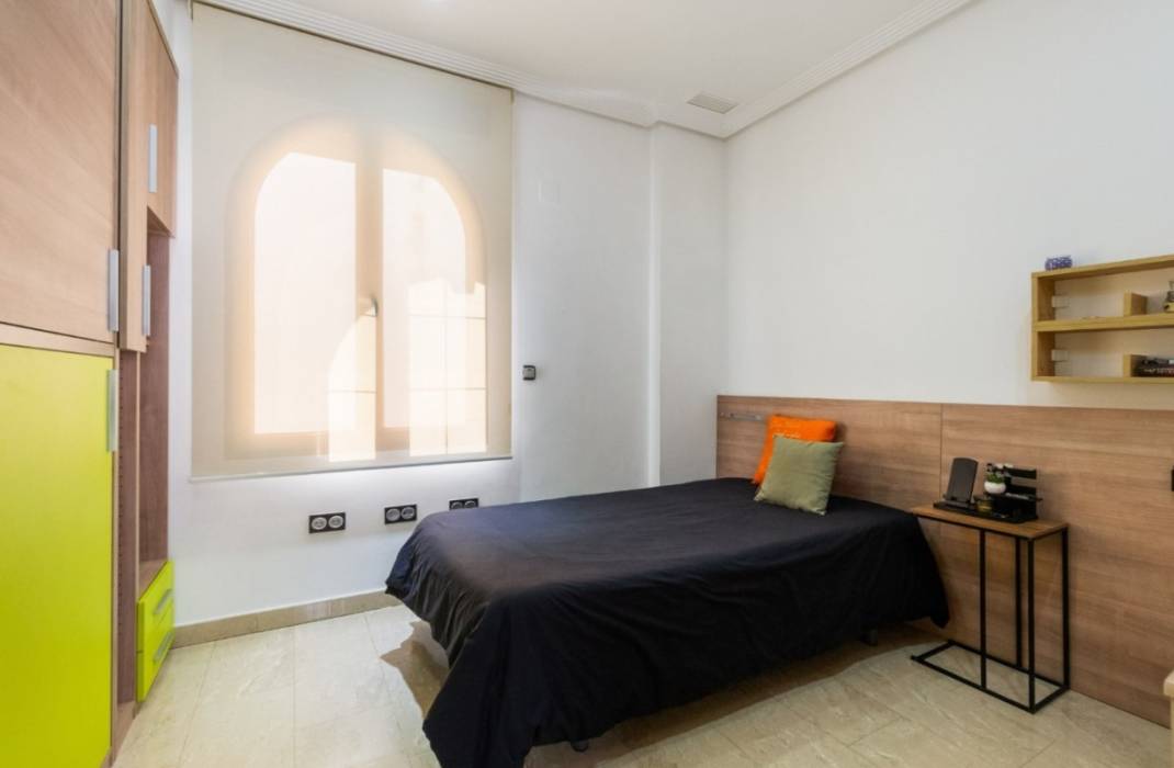 Resale - Villa - Orihuela