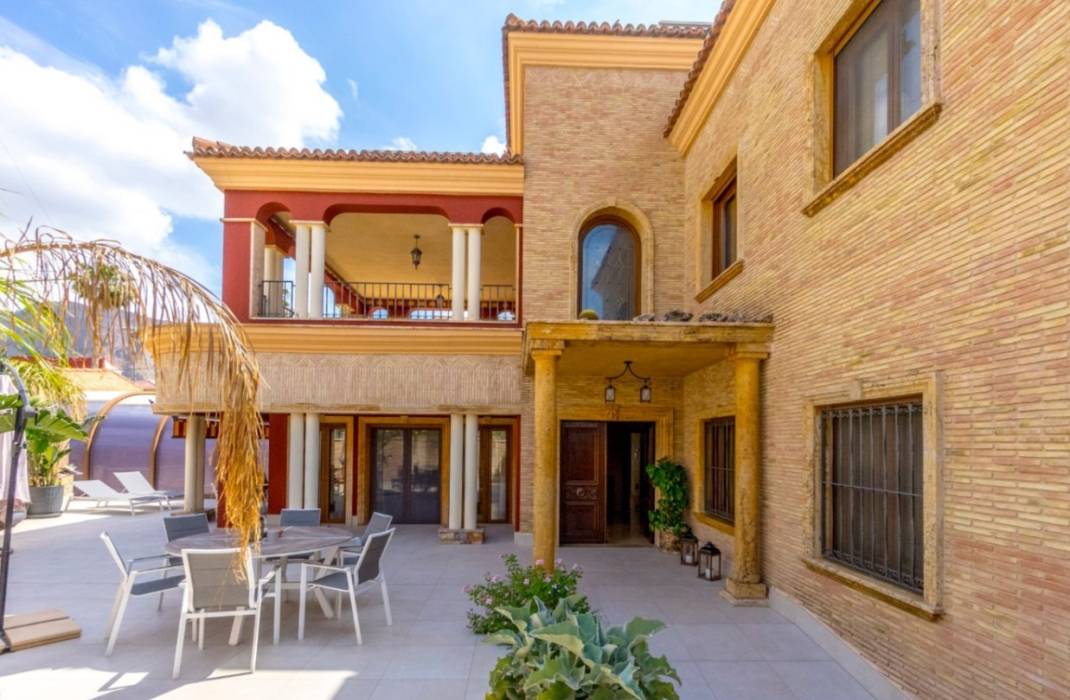 Resale - Villa - Orihuela