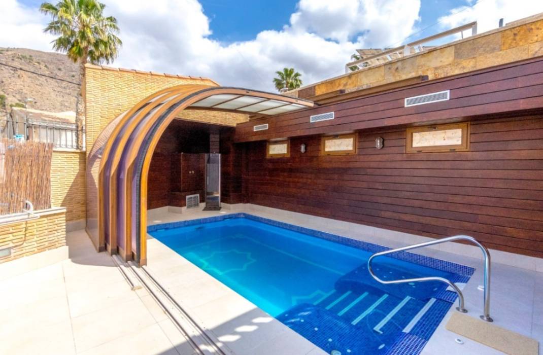 Resale - Villa - Orihuela