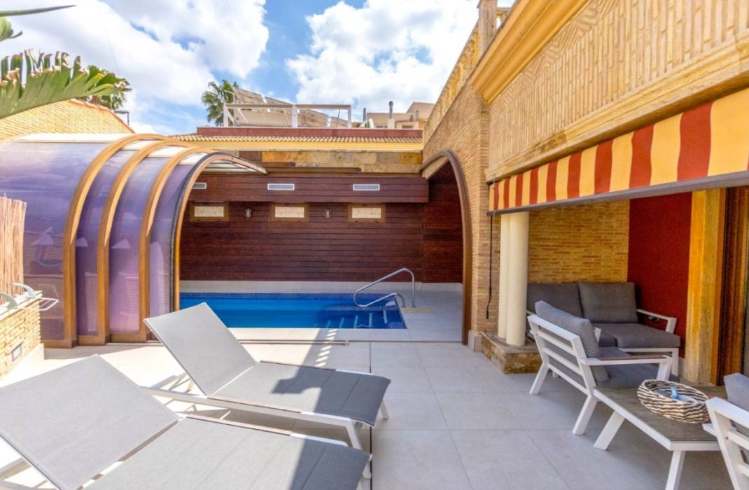 Resale - Villa - Orihuela