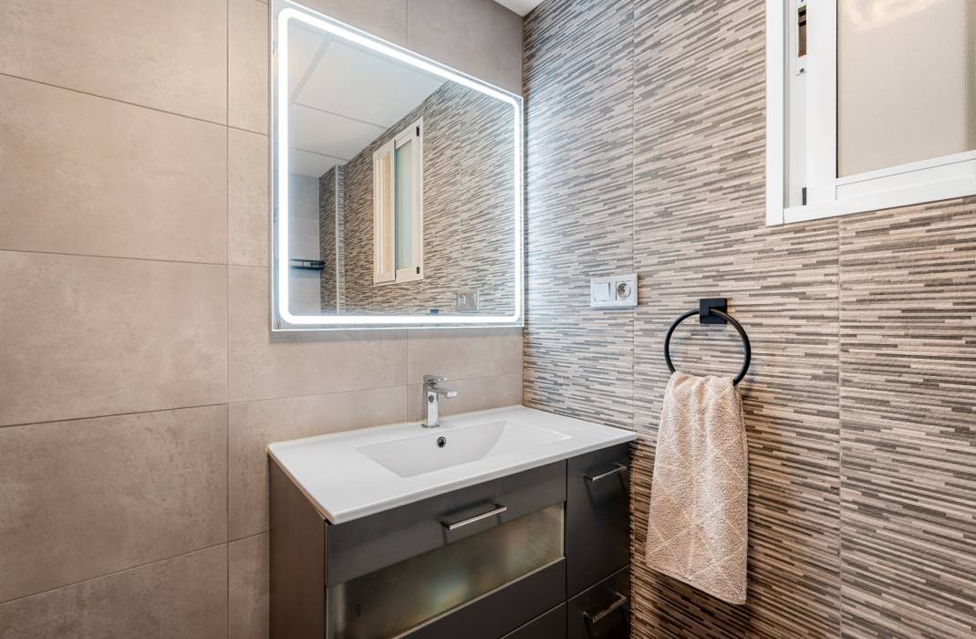 Resale - Villa - San Miguel de Salinas - San Miguel De Salinas