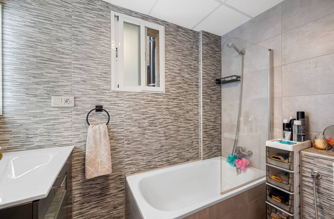 Resale - Villa - San Miguel de Salinas - San Miguel De Salinas