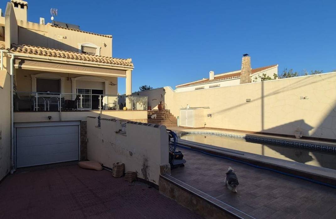 Resale - Villa - Torrevieja - Aguas nuevas 2