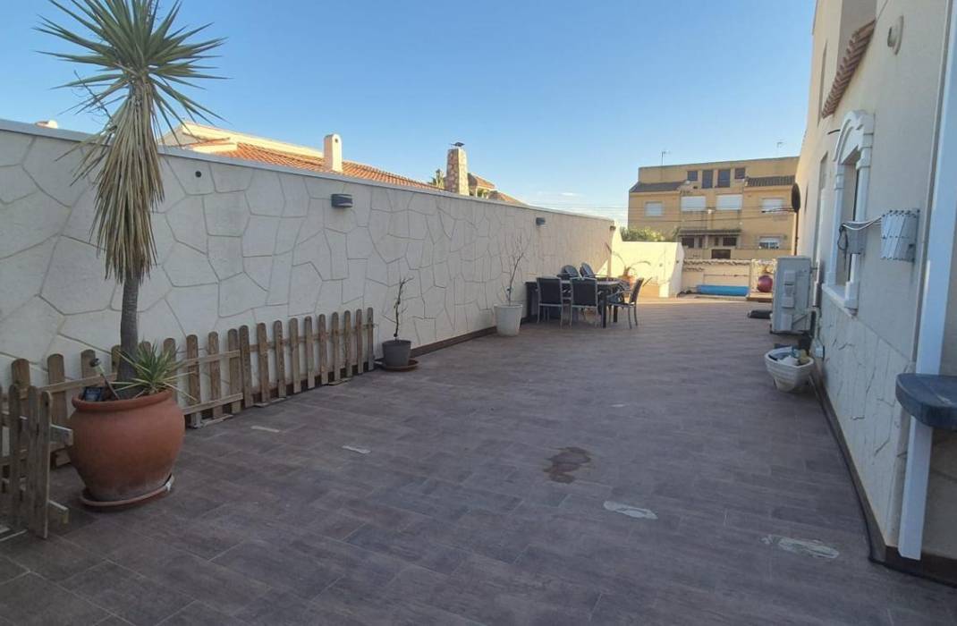 Resale - Villa - Torrevieja - Aguas nuevas 2