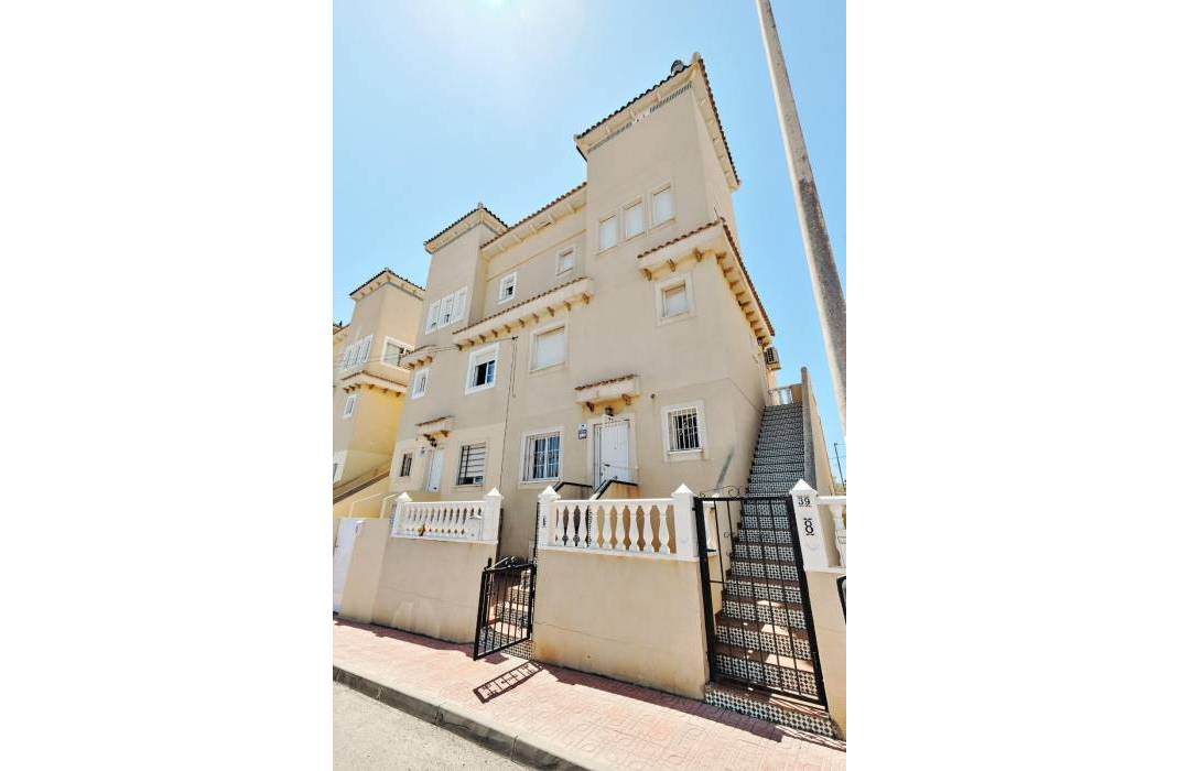 Resale - Villa - Torrevieja - Cabo cervera