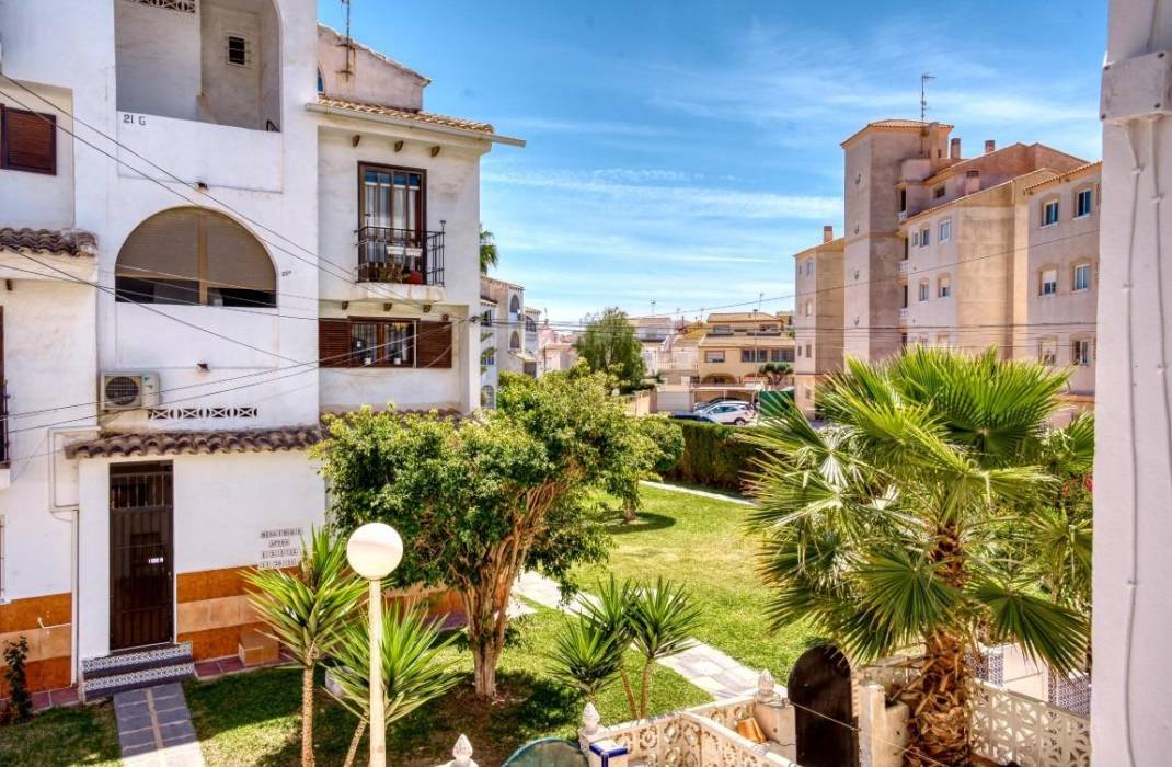 Resale - Villa - Torrevieja - Calas blanca