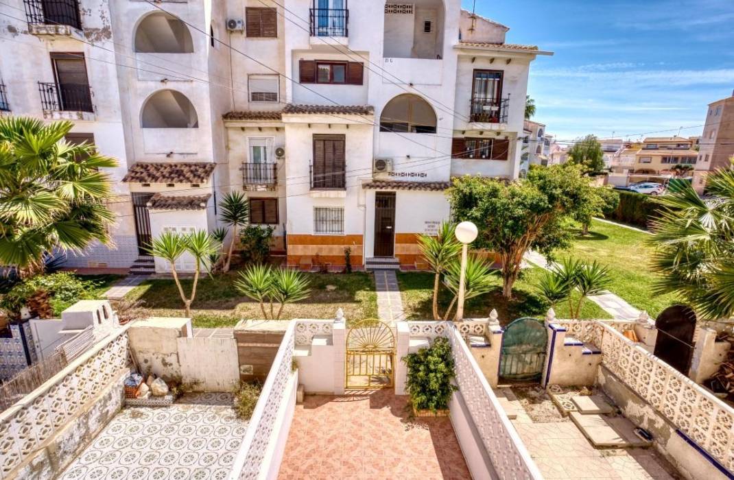 Resale - Villa - Torrevieja - Calas blanca