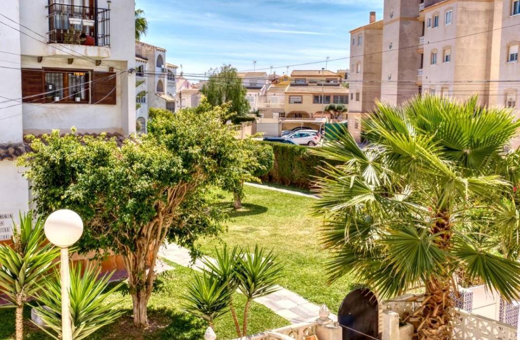 Resale - Villa - Torrevieja - Calas blanca