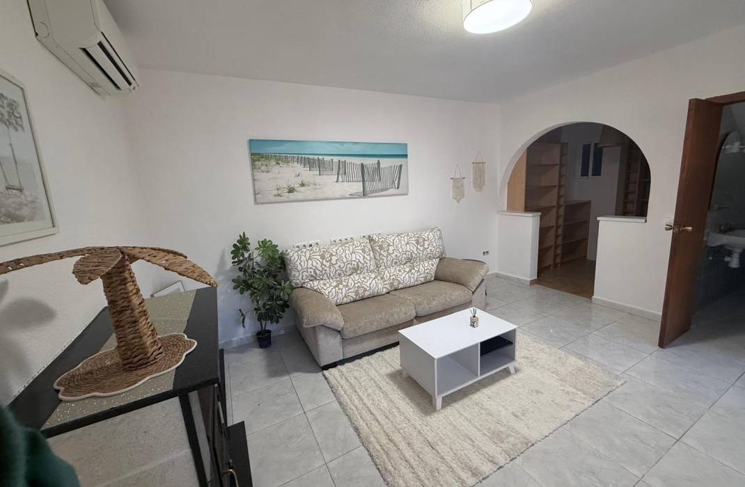 Resale - Villa - Torrevieja - Centro