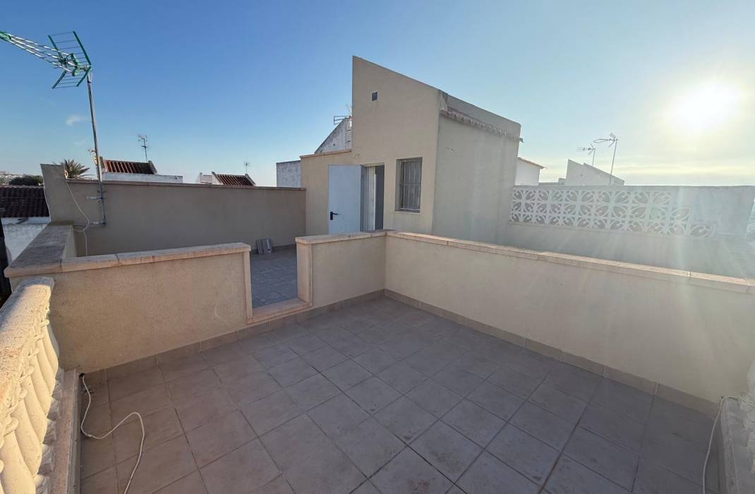 Resale - Villa - Torrevieja - Centro