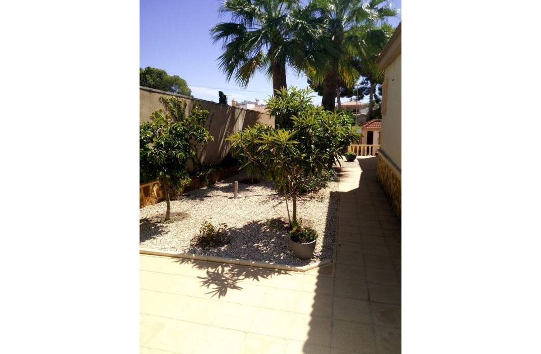 Resale - Villa - Torrevieja - Eliseos playa