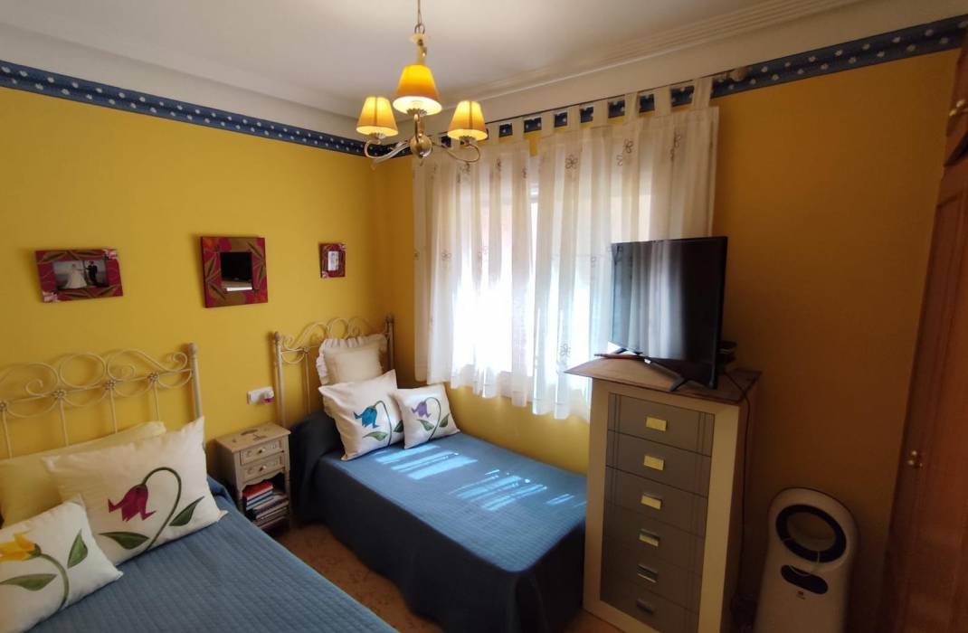 Resale - Villa - Torrevieja - La Mata