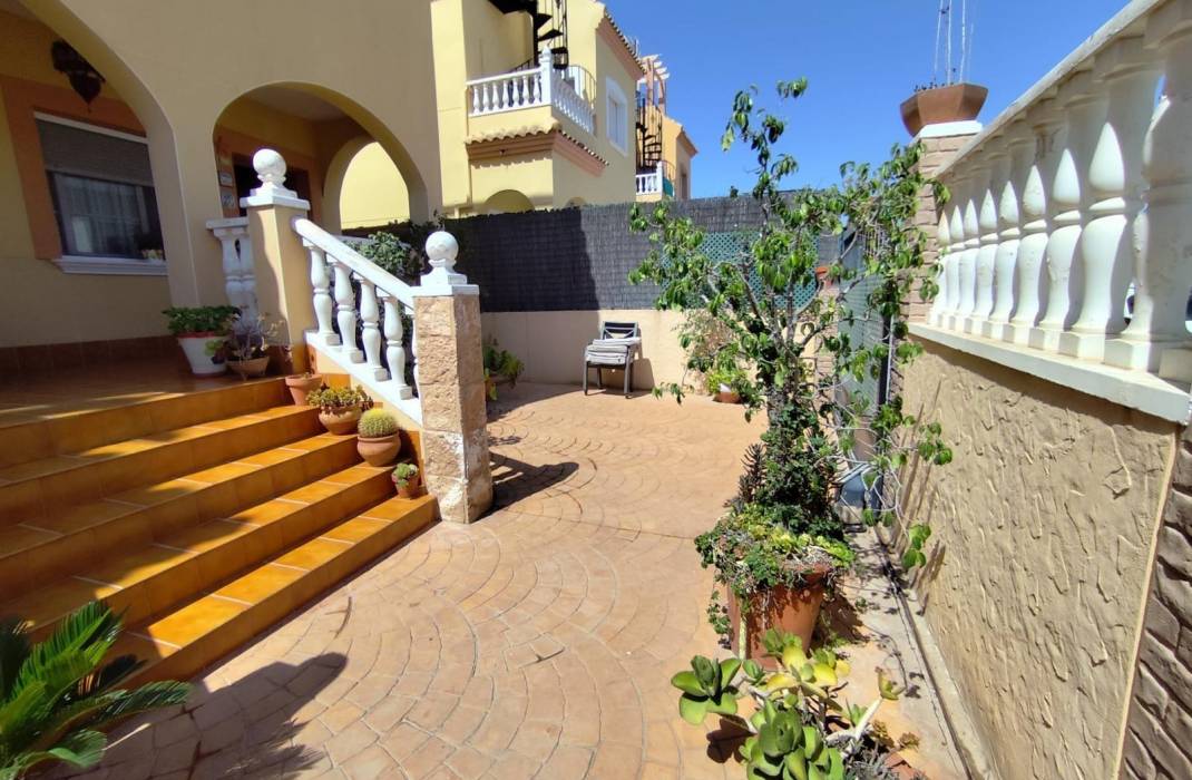 Resale - Villa - Torrevieja - La Mata