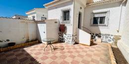 Resale - Villa - Torrevieja - La Siesta - El Salado -  Torreta