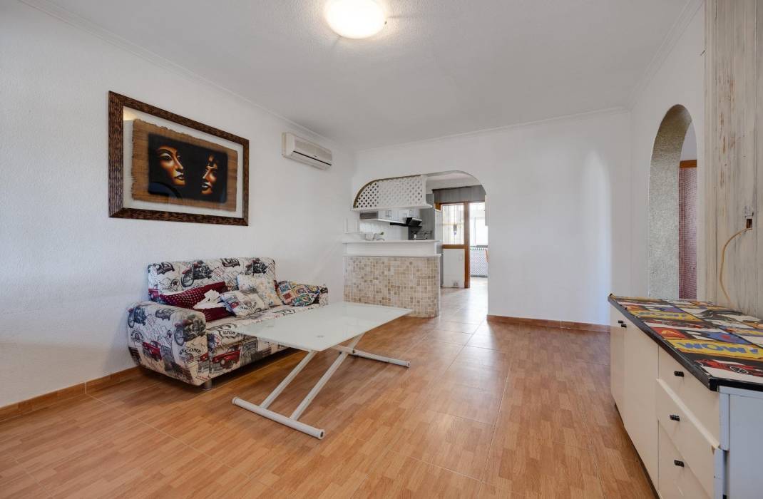 Resale - Villa - Torrevieja - La Siesta - El Salado - Torreta