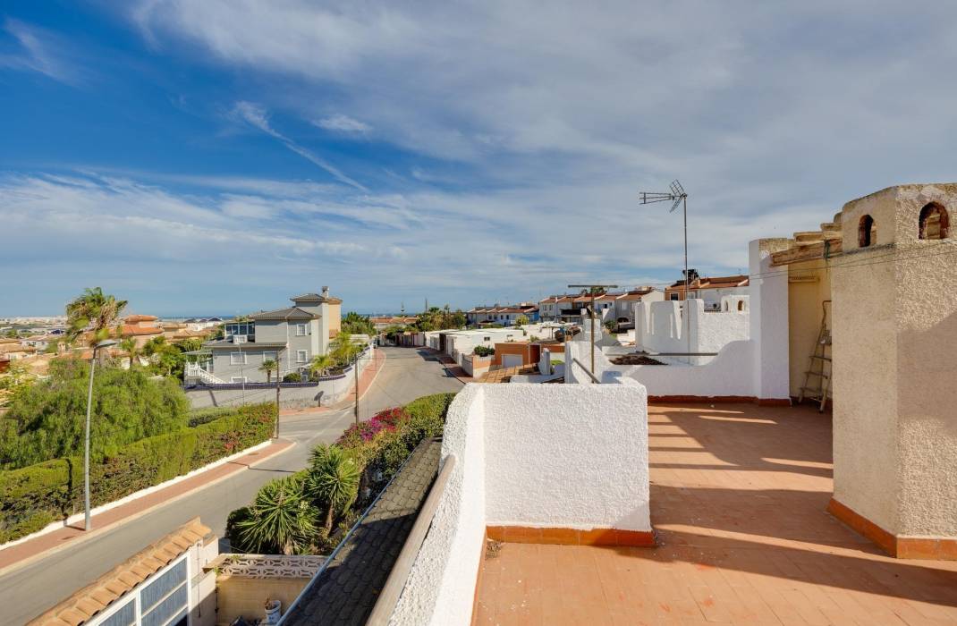 Resale - Villa - Torrevieja - La Siesta - El Salado - Torreta