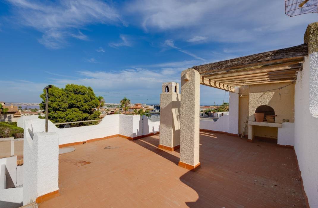 Resale - Villa - Torrevieja - La Siesta - El Salado - Torreta