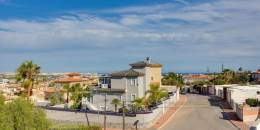 Resale - Villa - Torrevieja - La Siesta - El Salado - Torreta