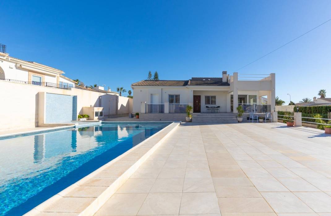 Resale - Villa - Torrevieja - La siesta