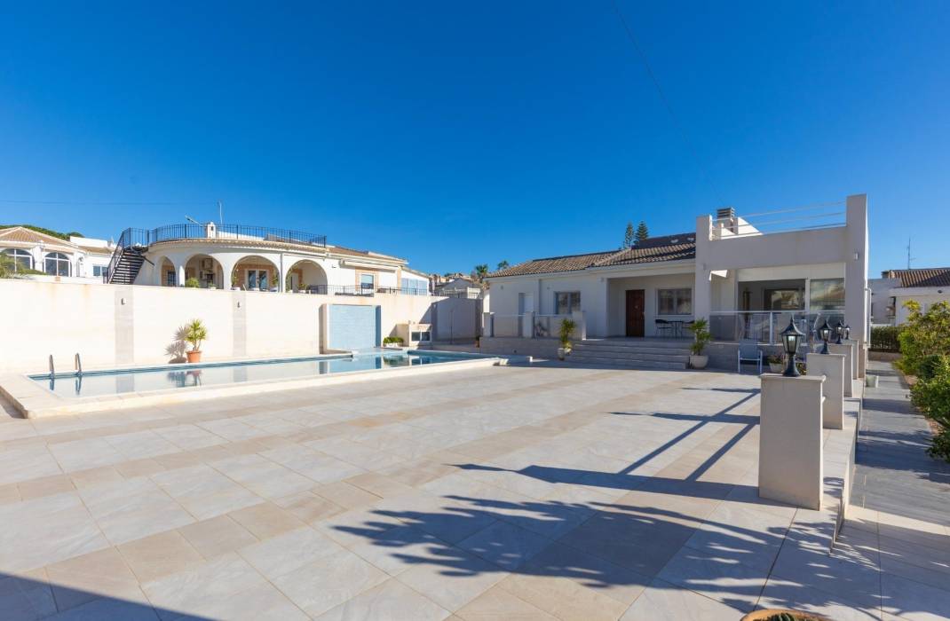 Resale - Villa - Torrevieja - La siesta