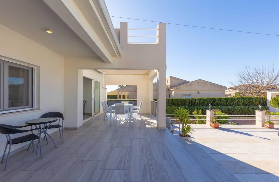 Resale - Villa - Torrevieja - La siesta