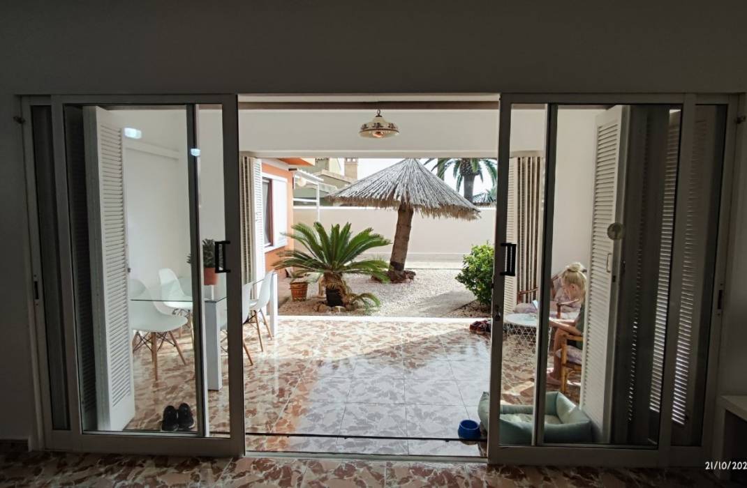 Resale - Villa - Torrevieja - La veleta