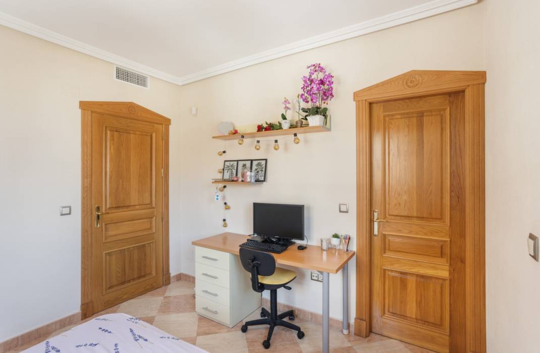 Resale - Villa - Torrevieja - La Veleta