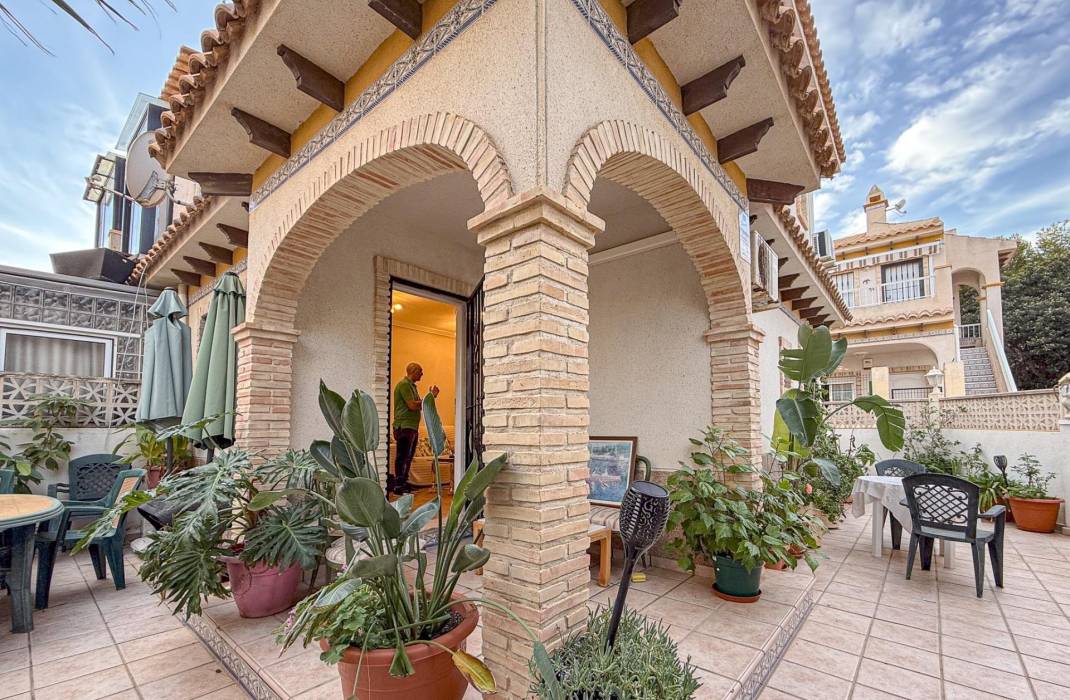 Resale - Villa - Torrevieja - Las calas