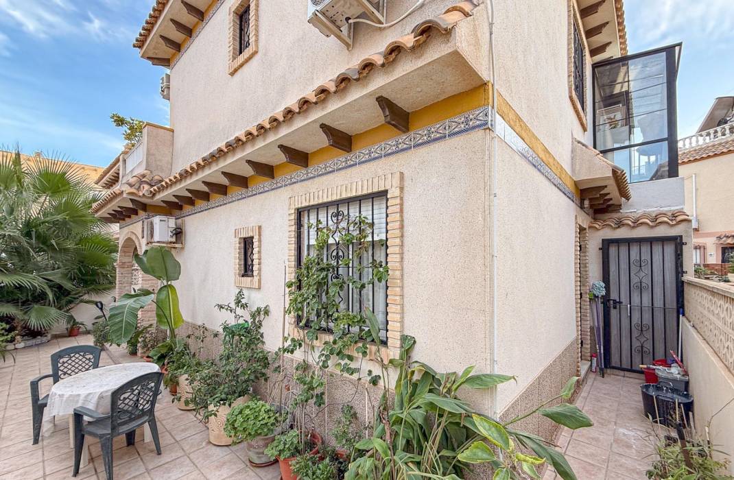 Resale - Villa - Torrevieja - Las calas