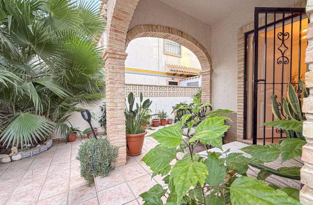 Resale - Villa - Torrevieja - Las calas