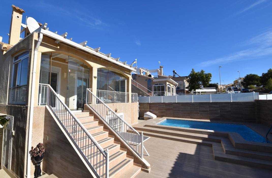 Resale - Villa - Torrevieja - Los altos