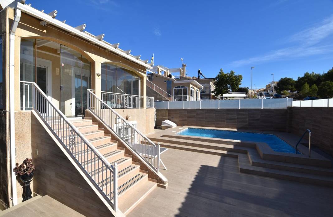 Resale - Villa - Torrevieja - Los altos