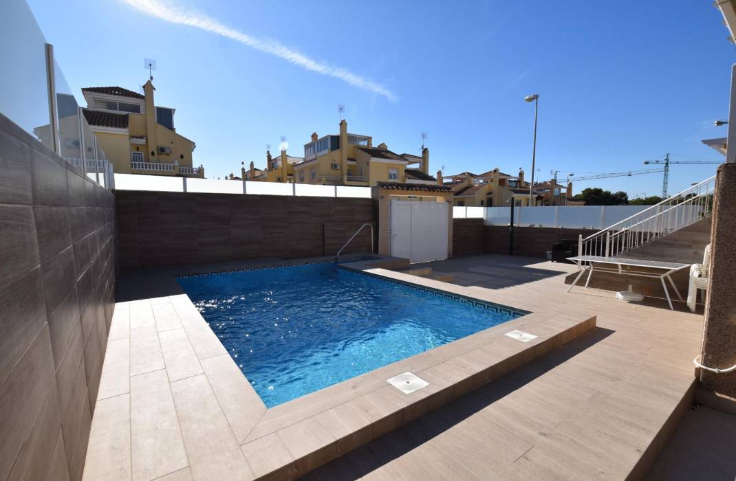 Resale - Villa - Torrevieja - Los altos