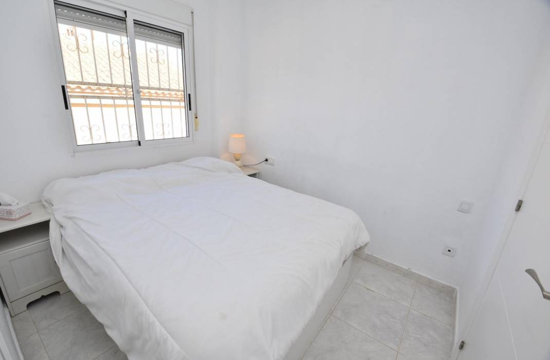 Resale - Villa - Torrevieja - Los altos