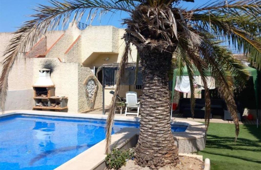 Resale - Villa - Torrevieja - Los altos