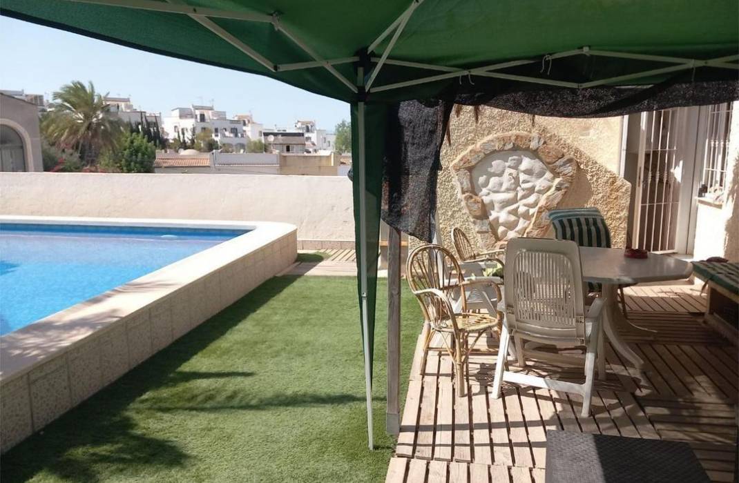 Resale - Villa - Torrevieja - Los altos