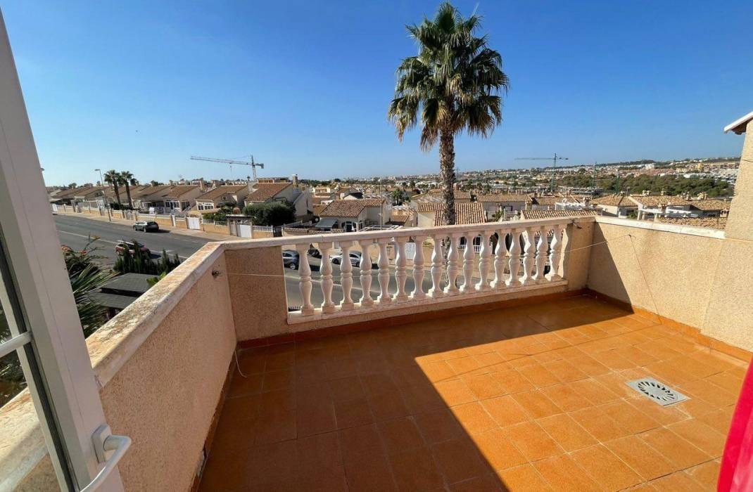 Resale - Villa - Torrevieja - Los altos