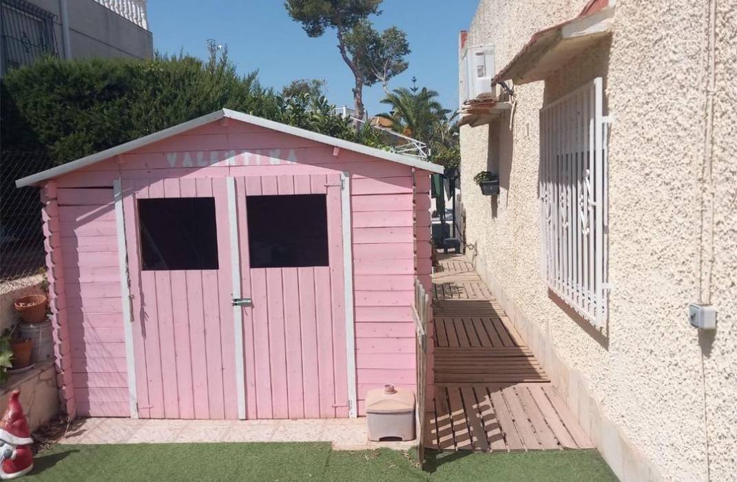 Resale - Villa - Torrevieja - Los altos