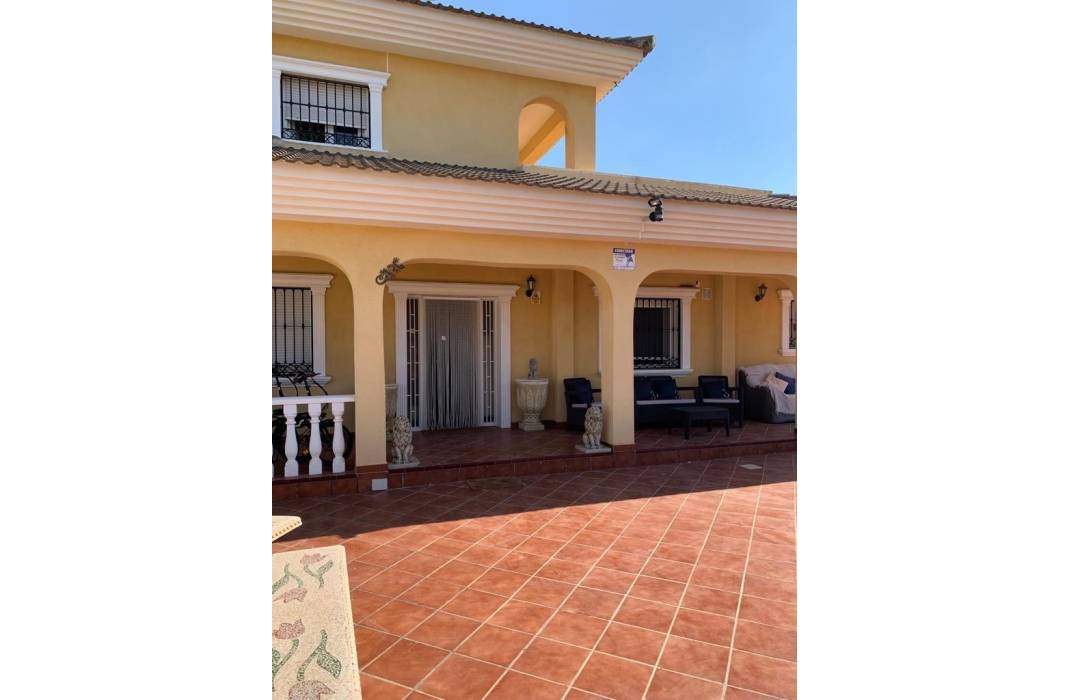 Resale - Villa - Torrevieja - Los altos