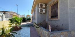 Resale - Villa - Torrevieja - Playa de los locos