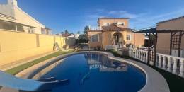 Resale - Villa - Torrevieja - San luis