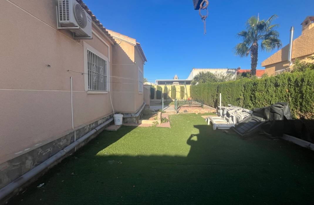 Resale - Villa - Torrevieja - San luis