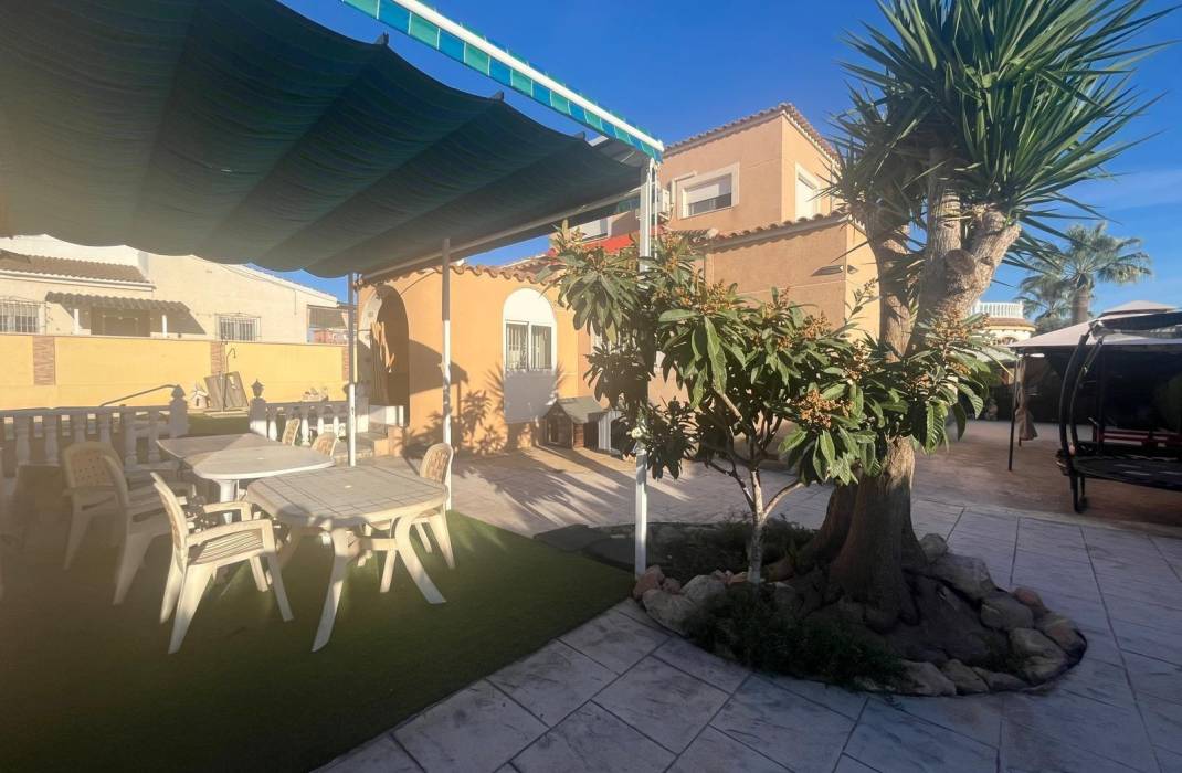 Resale - Villa - Torrevieja - San luis