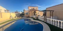 Resale - Villa - Torrevieja - San luis