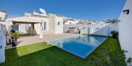 Resale - Villa - Torrevieja - San luis