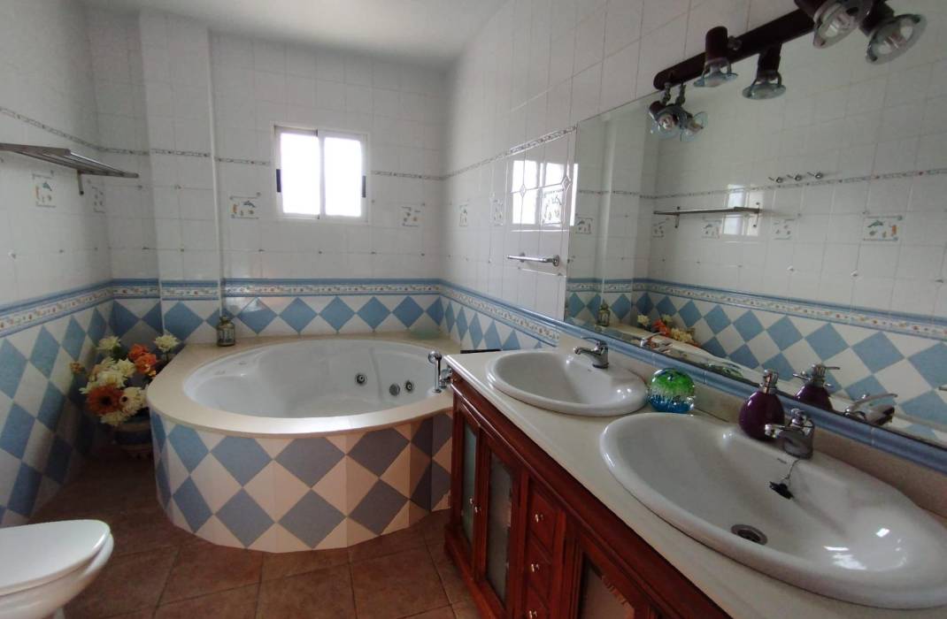 Resale - Villa - Torrevieja - Torreta florida