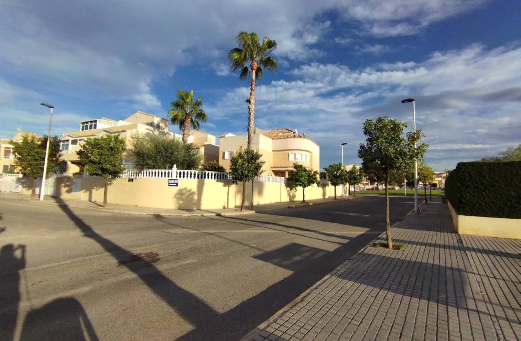 Resale - Villa - Torrevieja - Torreta florida