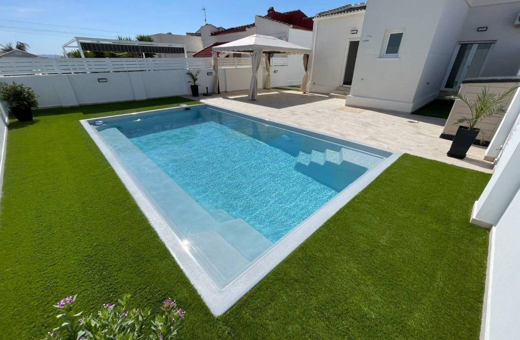 Resale - Villa - Torrevieja - torrevieja